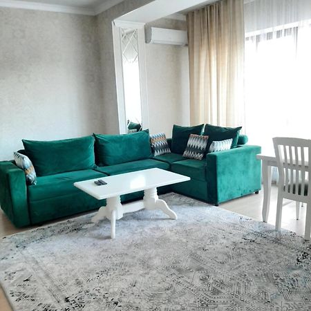 Comfortable Apartment Bishkek Esterno foto