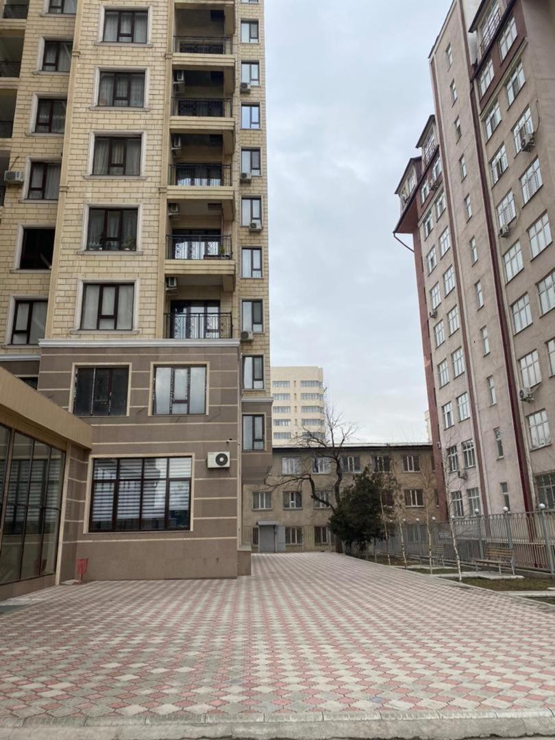 Comfortable Apartment Bishkek Esterno foto