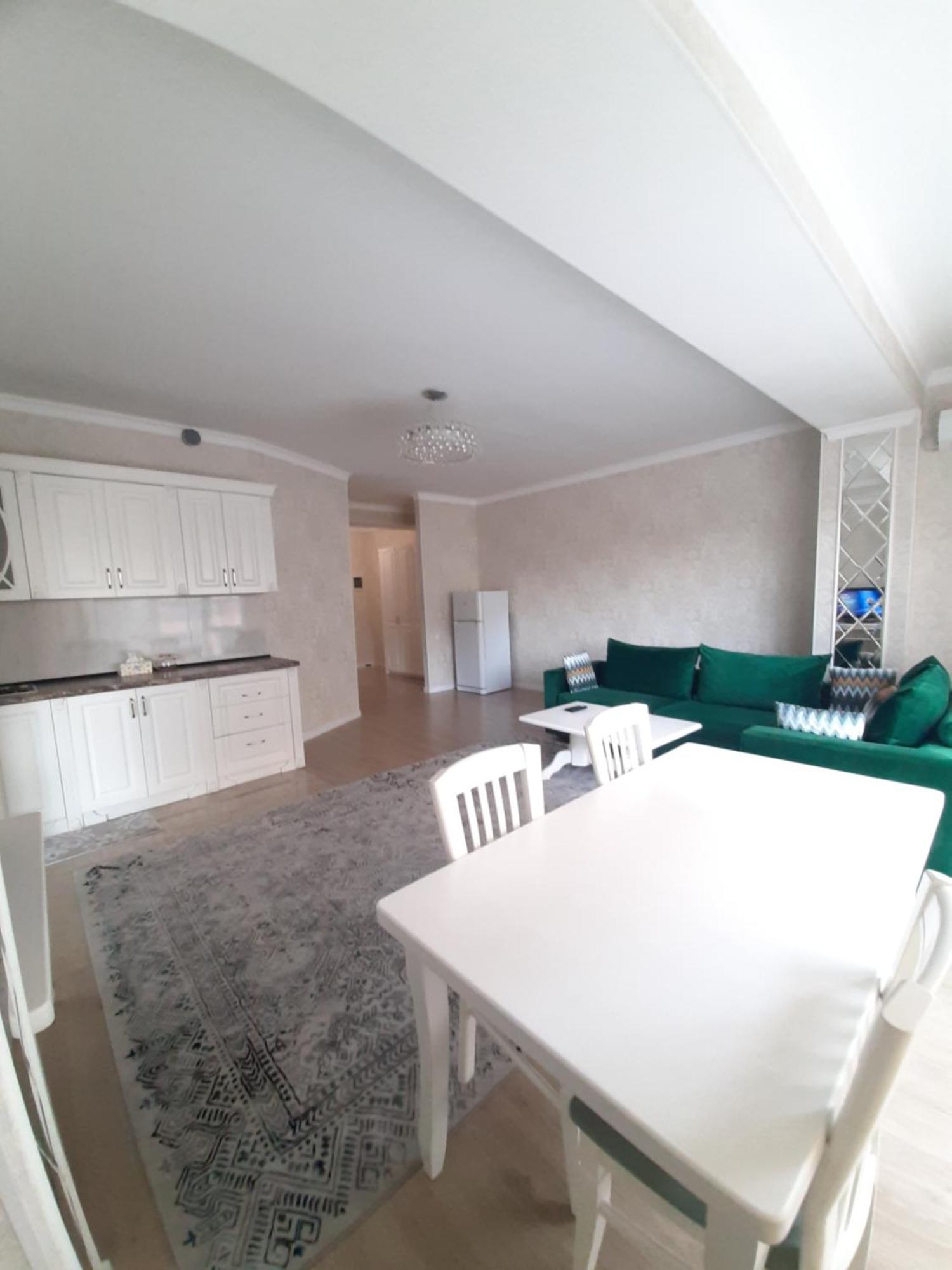 Comfortable Apartment Bishkek Esterno foto