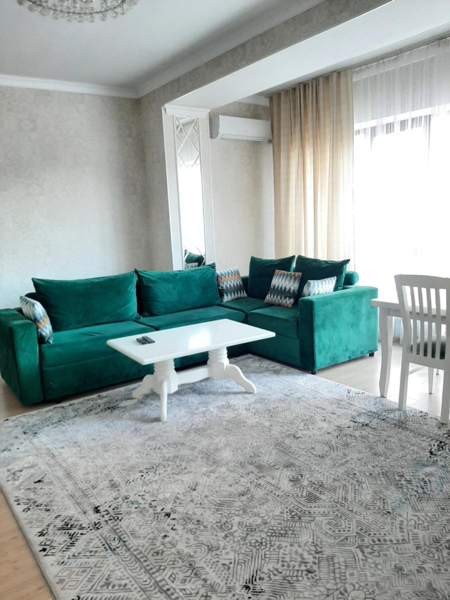 Comfortable Apartment Bishkek Esterno foto